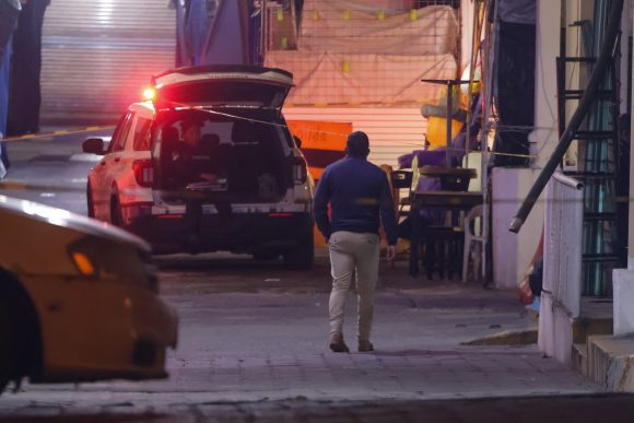 Asesinato en estacionamiento de “La Fayuca”; Sicarios simulan ser repartidores de plataforma