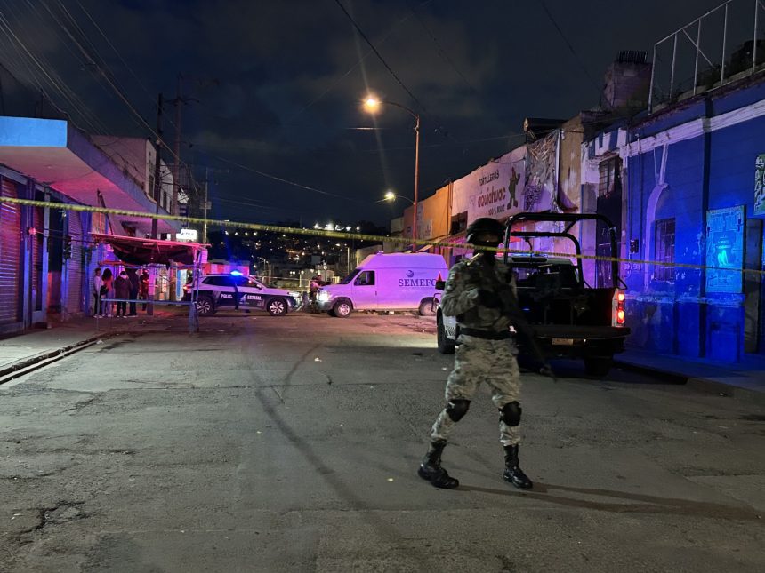 policía Asesinan a joven presunto narcomenudista a un costado del mercado La Acocota
