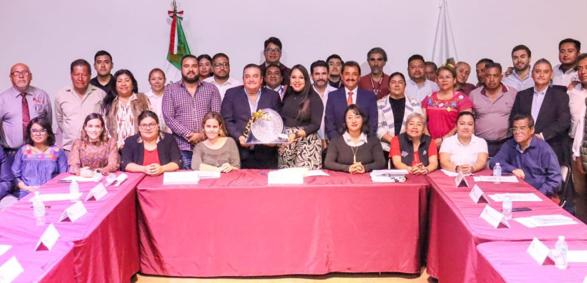 Tonantzin Fernández reafirma compromiso con las familias de San Pedro Cholula en sesión de Coplademun