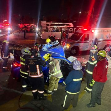 Tragedia en Atlixcáyotl: Dos jóvenes mueren en arrancones tras chocar contra poste