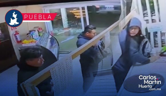 Dos sujetos armados fingen ser clientes y asaltan panadería en Xonacatepec