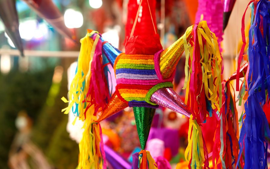 VENTA DE PIÑATAS Proyectan más de 16 mil millones de pesos en derrama comercial por temporada decembrina en Puebla