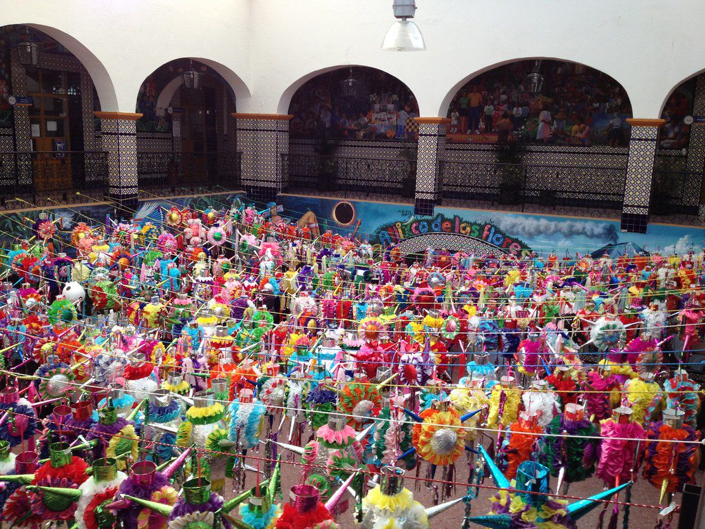 Atlixco retoma la venta de piñatas tradicionales en el Palacio Municipal