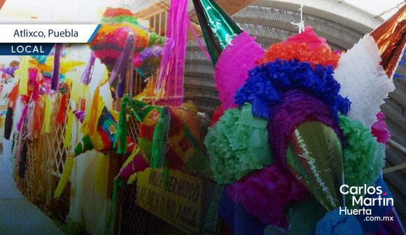 Atlixco retoma la venta de piñatas tradicionales en el Palacio Municipal