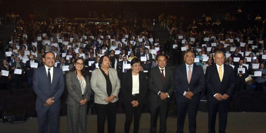 B Reconocimientos La solidez de la BUAP radica en sus trabajadores
