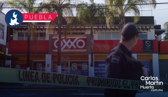 Comando armado asalta Oxxo en El Mirador; se hacen de la caja fuerte y de celulares