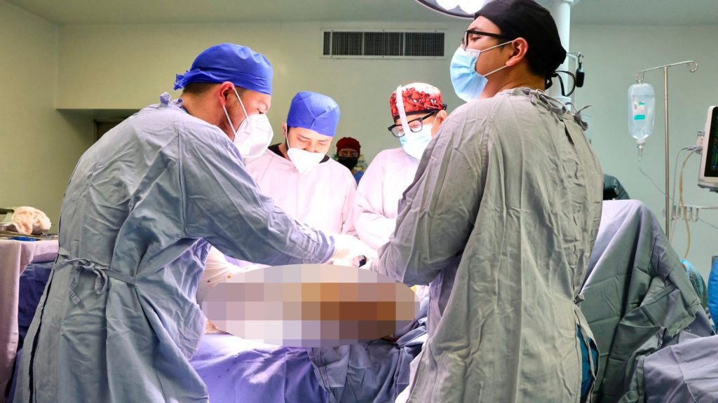 Gobierno Federal y Estatal realizan primeras cirugías de prótesis de cadera y rodilla 2 DIF 1711 1 3