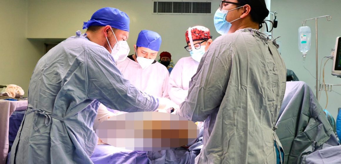 DIF_1711_1_(3) Gobierno Federal y Estatal realizan primeras cirugías de prótesis de cadera y rodilla