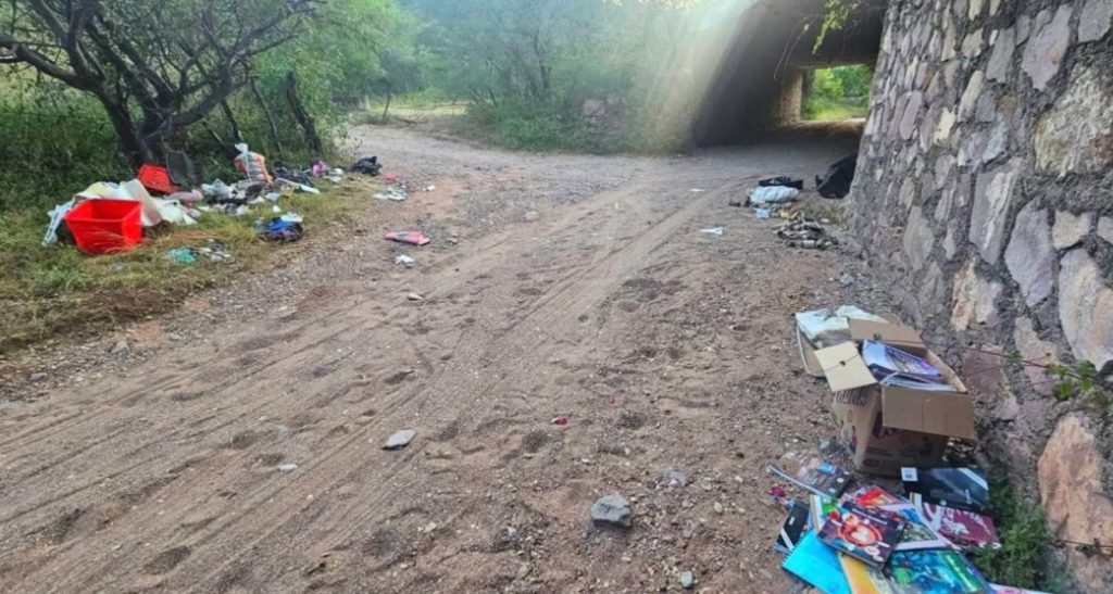 Denuncian basurero clandestino en Piaxtla 3