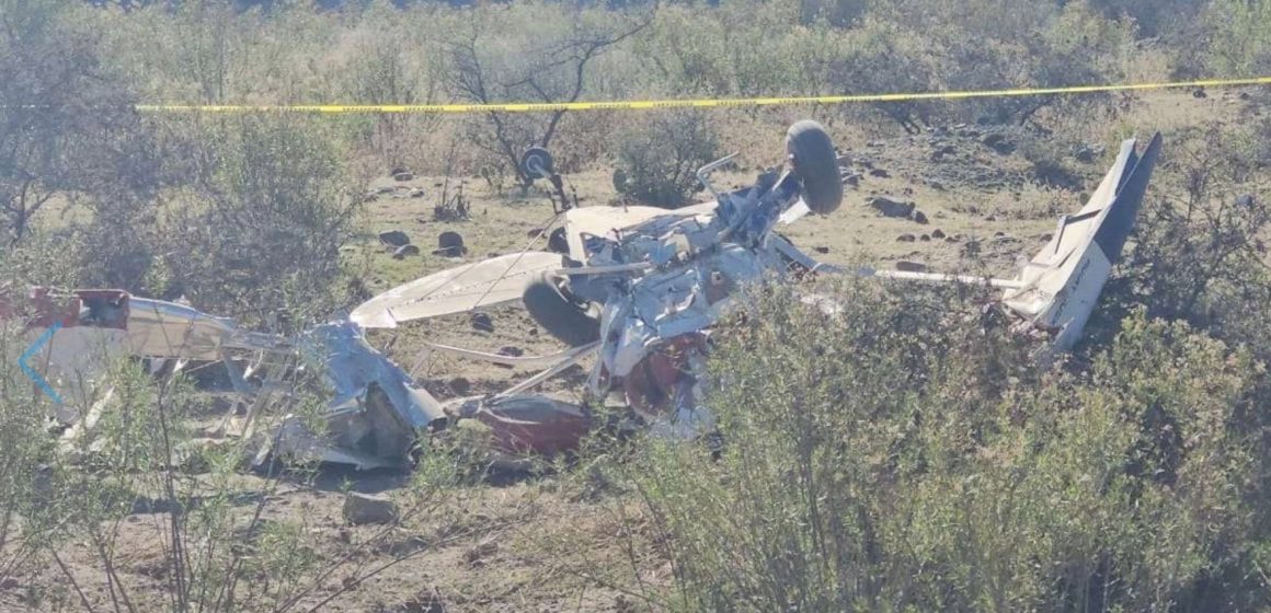 Se desploma avioneta en Chihuahua; hay dos muertos