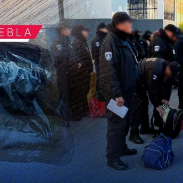 Detienen a custodios por intentar ingresar objetos prohibidos a penales de Puebla y Tepexi