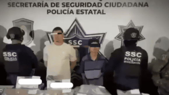 Detienen en Quintana Roo a dos operadores clave del CJNG con arsenal y droga