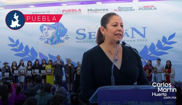 Entregan Premio Carmen Serdán 2025 a mujeres transformadoras