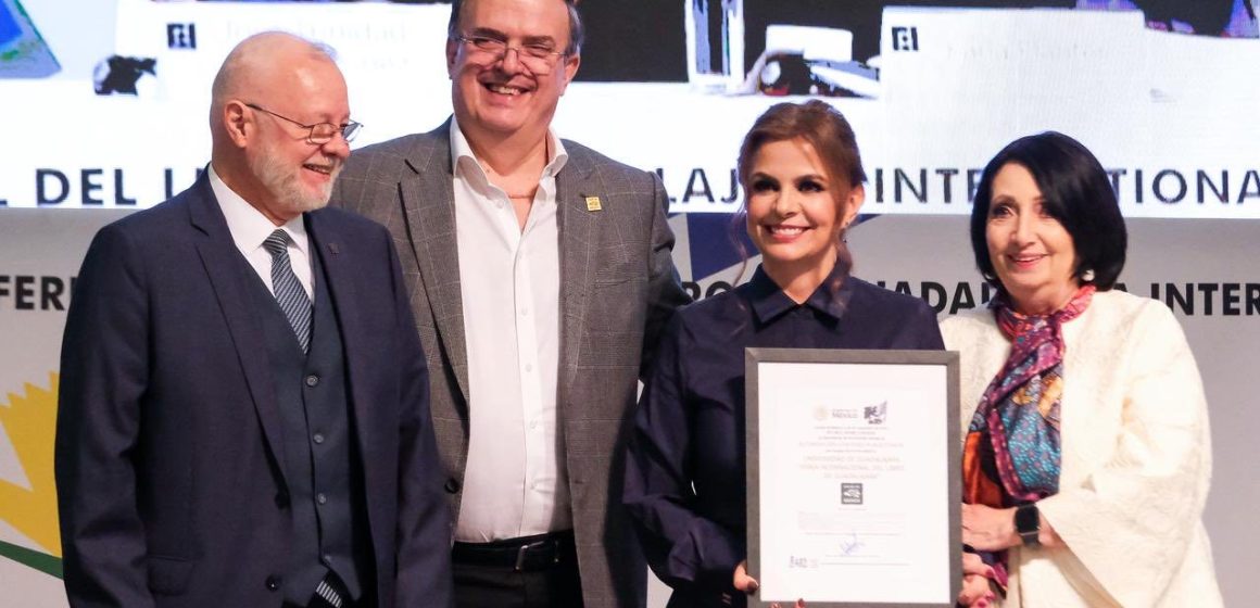 La FIL de Guadalajara recibe certificado “Hecho en México”