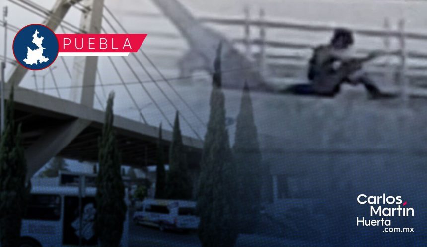 Familiar impide que sujeto se aviente del puente de la Calzada Zaragoza