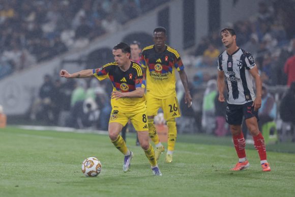 G6vDSboXkAAY24K Rayados da el primer golpe y vence al América en la Liguilla del Apertura 2025