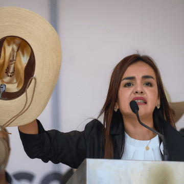 Grecia Quiroz solicita al IMPI el registro de las marcas “Carlos Manzo” y “Movimiento Independiente del Sombrero”