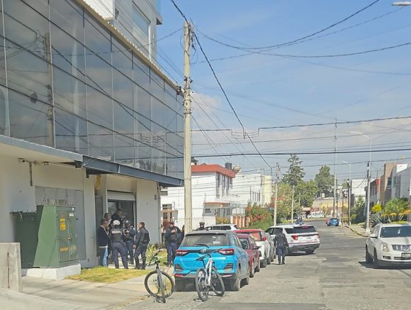 Asaltan a cuentahabiente y le roban 50 mil pesos en la colonia La Paz de Puebla