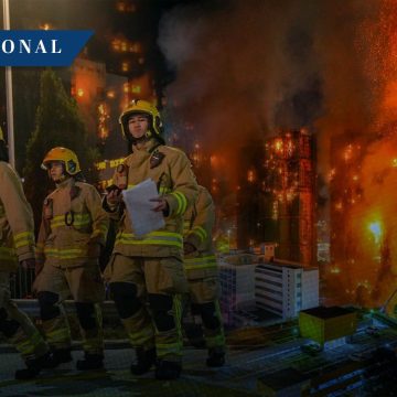 Incendio edificios - Hong Kong Sube a 36 muertos incendio de edificios en Hong Kong