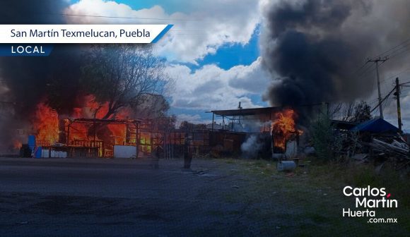 Incendio en almacén de tarimas provoca cierre total de la carretera federal México-Puebla en Texmelucan