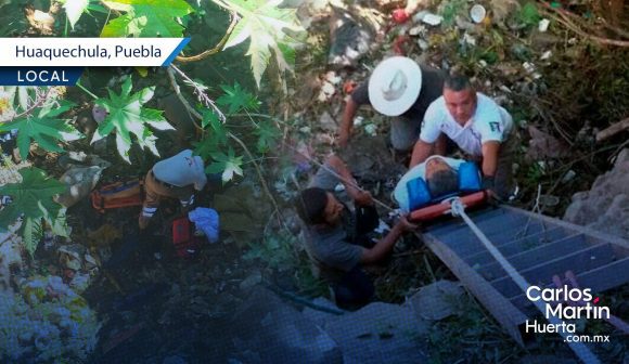 Rescatan a hombre en Huaquechula tras caer a barranca de 10 metros