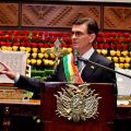 Rodrigo Paz jura como presidente de Bolivia y promete reconstruir la “economía”