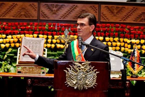 Rodrigo Paz jura como presidente de Bolivia y promete reconstruir la “economía”