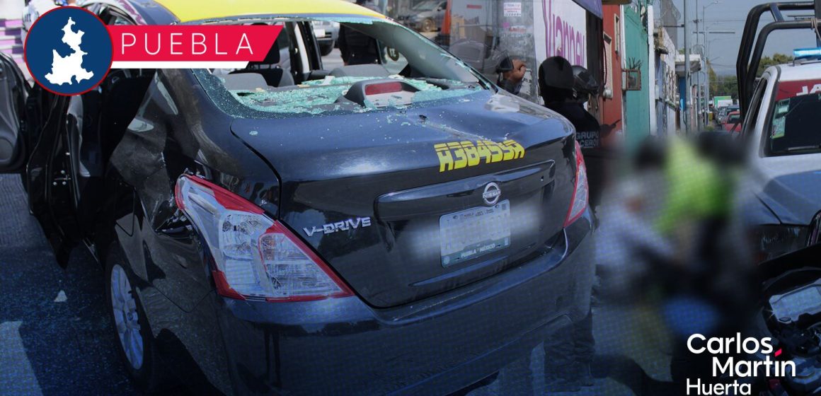 Destrozan taxi y generan caos en la zona de la CAPU y Mercado Hidalgo