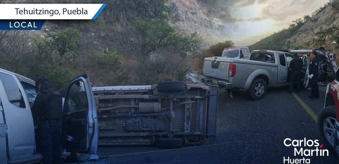 Choque y volcadura de patrulla y camioneta deja un muerto y varios lesionados en Tehuitzingo