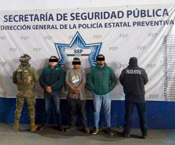 Detienen a tres presuntos huachicoleros en Puebla; aseguran pipa de gas en Santa Rita Tlahuapan