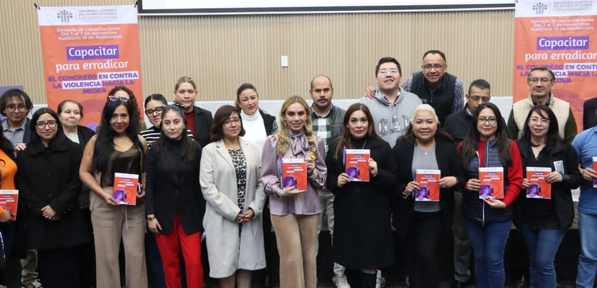 WhatsApp Image 2025-11-03 at 5.21.08 PM Congreso del Estado Capacita a Personal para Prevenir Violencia contra Mujeres en Espacios Laborales