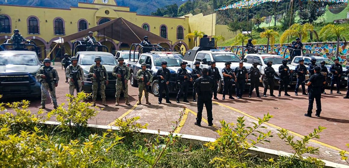 WhatsApp Image 2025-11-04 at 4.09.28 PM Refuerzan seguridad en Eloxochitlán con apoyo de 50 elementos estatales y del Ejército