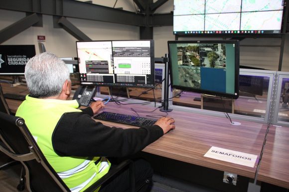 Avanza Gobierno de la Ciudad con el programa Semáforos Al 100