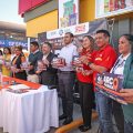 Firma Omar Muñoz convenio de colaboración con la cadena Oxxo para la instalación de “Arcos Naranja”