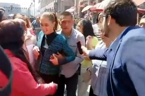 Claudia Sheinbaum, víctima de acoso durante recorrido en calles de la Ciudad de México