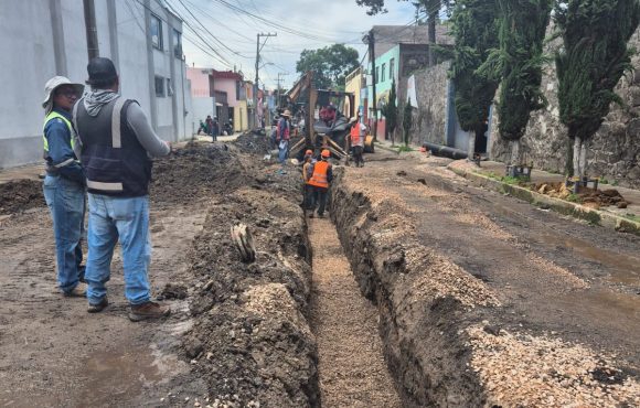 Agua de Puebla sustituyó la red de drenaje sanitario de la 11 Oriente; más de 2,800 vecinos beneficiados