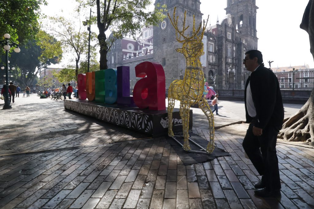 Zócalo de Puebla alista el encendido de su árbol navideño este 30 de noviembre 1 ayuntamiento adornos navidenos 689000