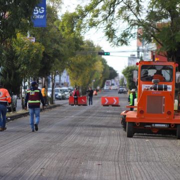 “Me indigna caer en un bache”: Armenta intensifica la rehabilitación de calles en Puebla
