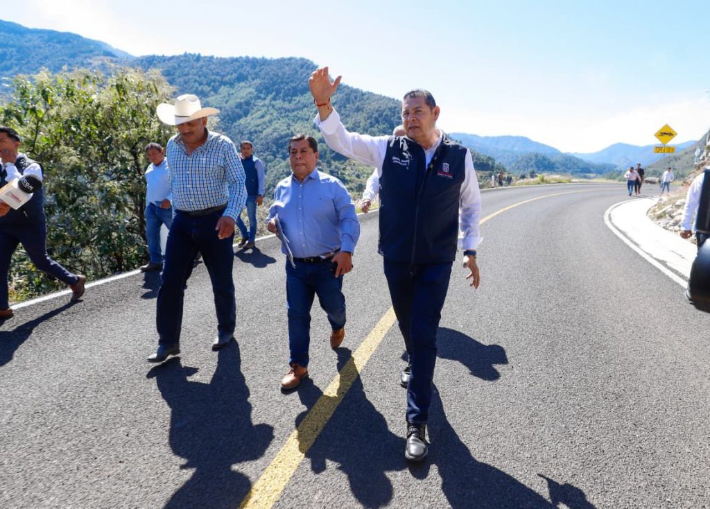 Avanza Carretera Interserrana, obra estratégica que conectará la Sierra Norte 1 carretara 2