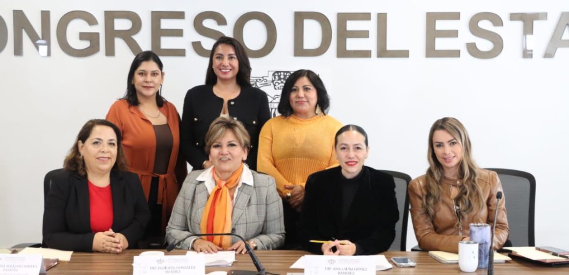 Avala Comisión del Congreso a las y los docentes merecedores de la “Medalla Juan C. Bonilla”