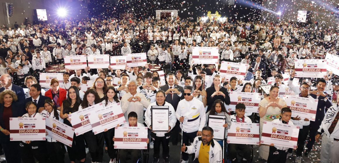 Sin precedentes, Gobierno de Puebla entrega 20 mdp en premios a deportistas ganadores