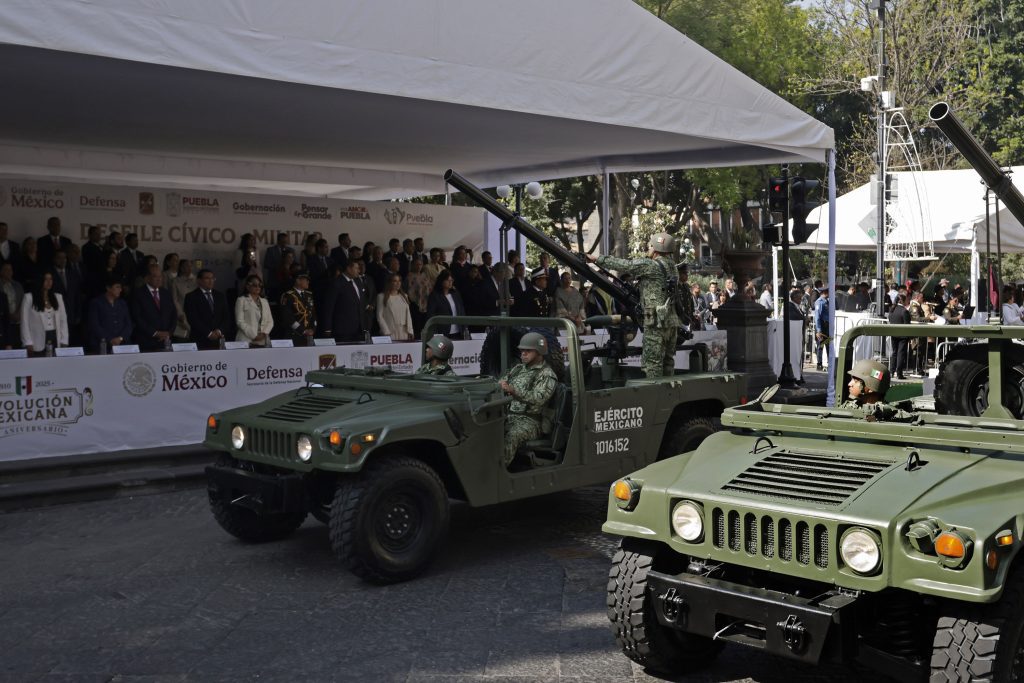 desfile aniversario de la revolucion mexicana 690292