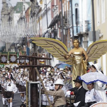 DESFILE . REVOLUCIÓN MEXICANA Puebla conmemora el Aniversario de la Revolución Mexicana con tradicional desfile