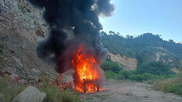 FGR incinera más de 1.6 toneladas de cocaína asegurada en Guerrero