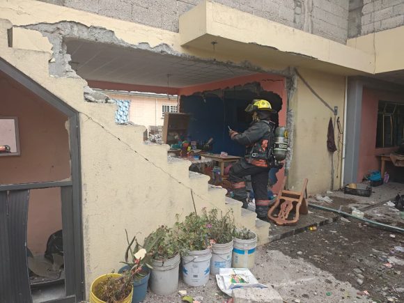 Explosión de gas LP en vivienda de La Resurrección deja dos personas heridas