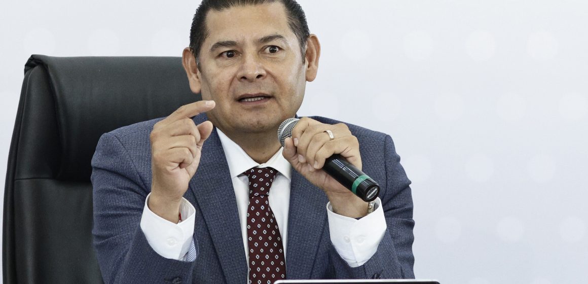 Armenta impulsa infraestructura vial con nuevo acceso a la autopista México-Puebla con Volkswagen