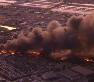 incendio-avión Se estrella avión de carga UPS tras despegar del Aeropuerto Internacional Muhammad Ali en Kentucky