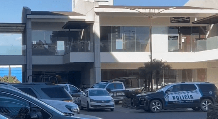 policía Mujer se quita la vida tras arrojarse de Plaza Paseo del Sur en la zona de Angelópolis