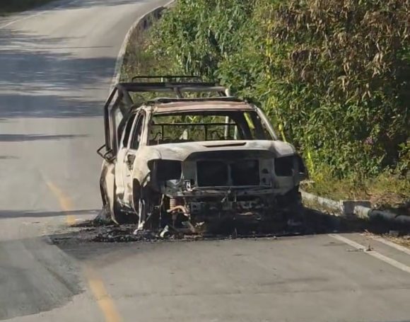 Pobladores de Quimixtlán queman patrullas y golpean a policías por extorsión