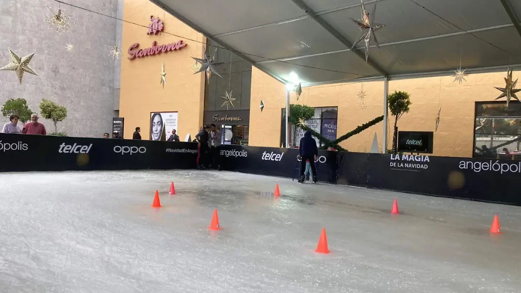Angelópolis anuncia el regreso de su pista de hielo gratis 2 Angelopolis anuncia el regreso de su pista de hielo gratis 3